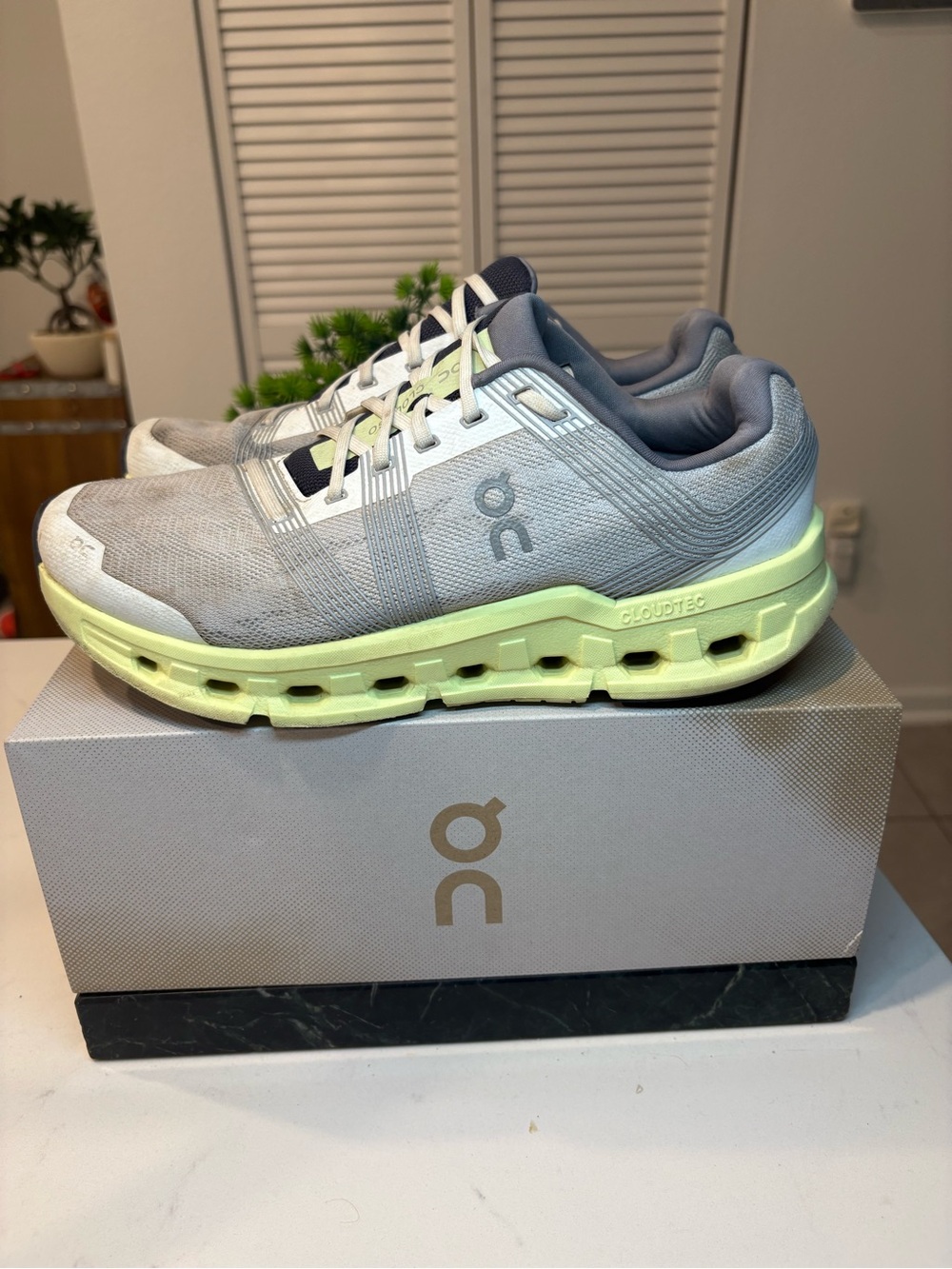 On Running Women's Running Shoes - Light Gray Upper with Pale Lime Size 10.5